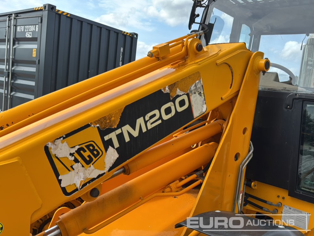 Telescopic wheel loader JCB TM200: picture 12