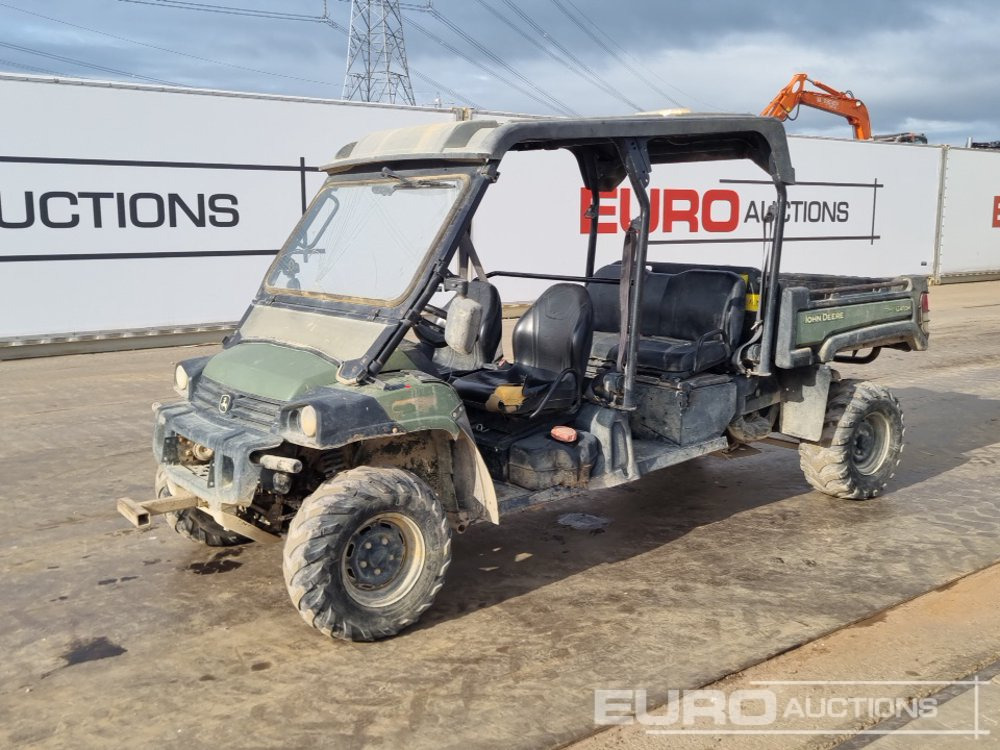 John Deere Gator - Side-by-side/ ATV: picture 1 John Deere Gator - Side-by-side/ ATV: picture 1
