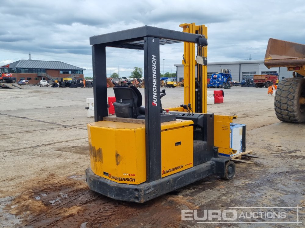 Jungheinrich Electric Aisle Master Forklift, 3 Stage Free Lift Mast, Forks, Charger - Forklift: picture 5 Jungheinrich Electric Aisle Master Forklift, 3 Stage Free Lift Mast, Forks, Charger - Forklift: picture 5
