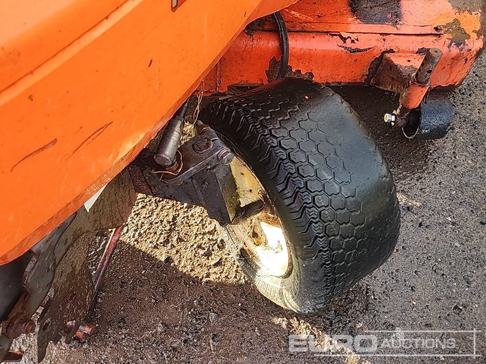 Kubota G21 - Garden mower: picture 5 Kubota G21 - Garden mower: picture 5