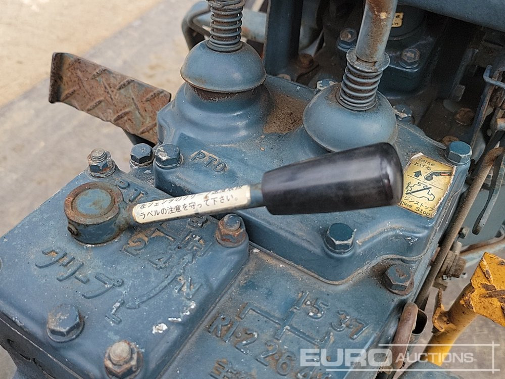 Compact tractor Kubota L1801: picture 30