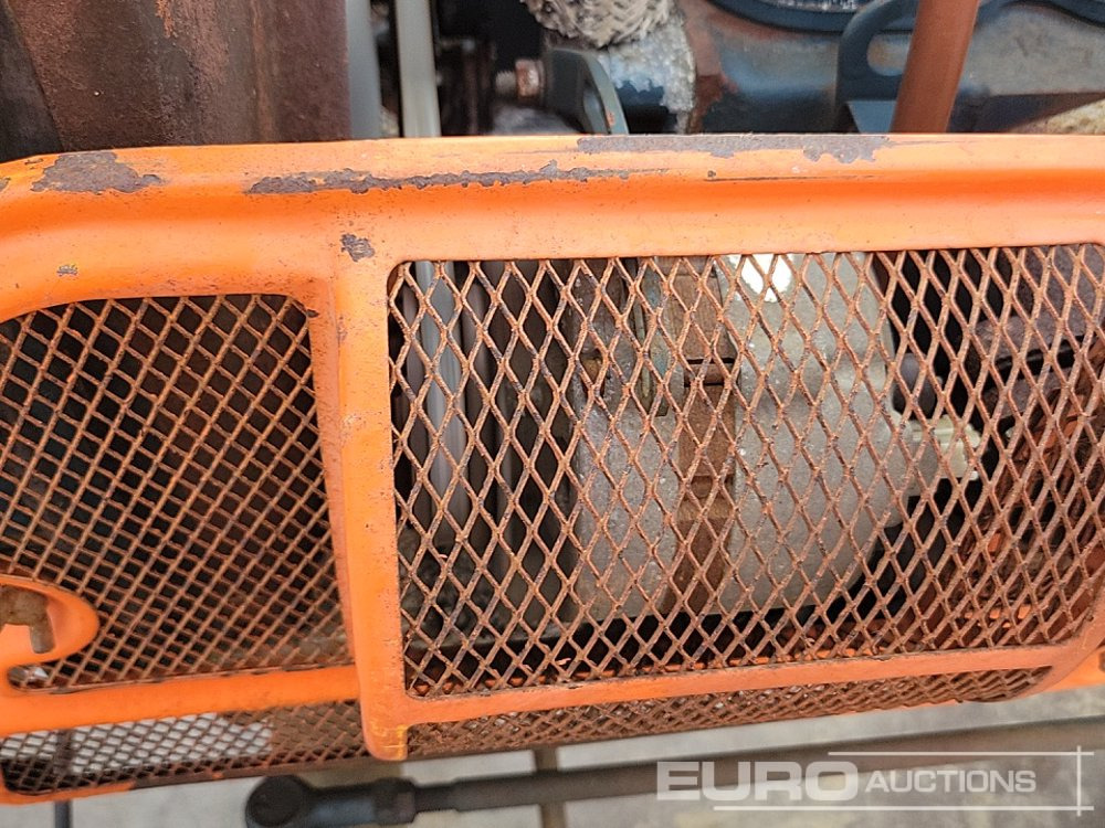 Compact tractor Kubota L1801: picture 18