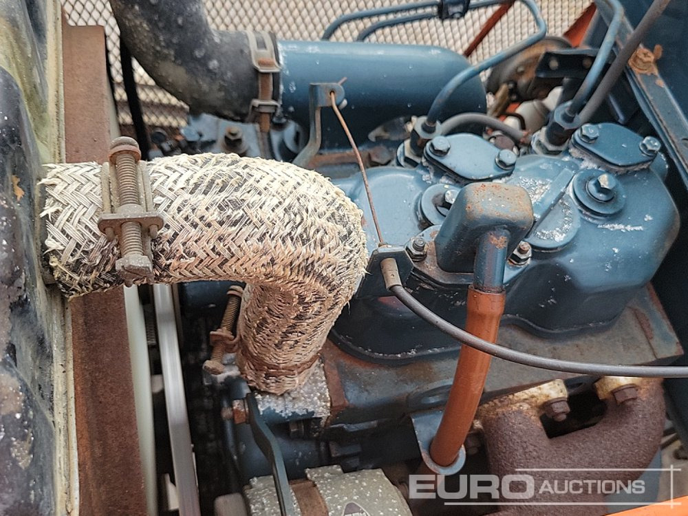 Compact tractor Kubota L1801: picture 17