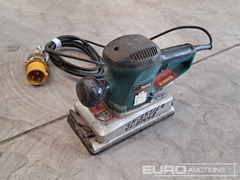 Makita 110 Volt Belt Sander - Construction equipment: picture 1 Makita 110 Volt Belt Sander - Construction equipment: picture 1