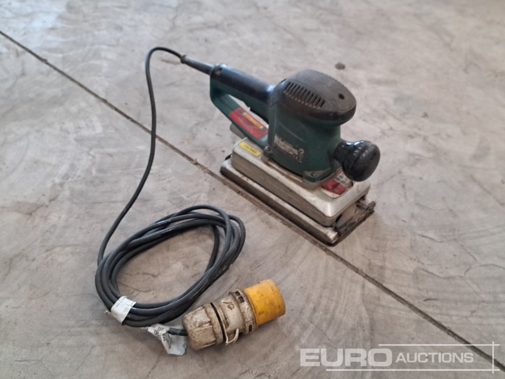 Makita 110 Volt Belt Sander - Construction equipment: picture 4 Makita 110 Volt Belt Sander - Construction equipment: picture 4
