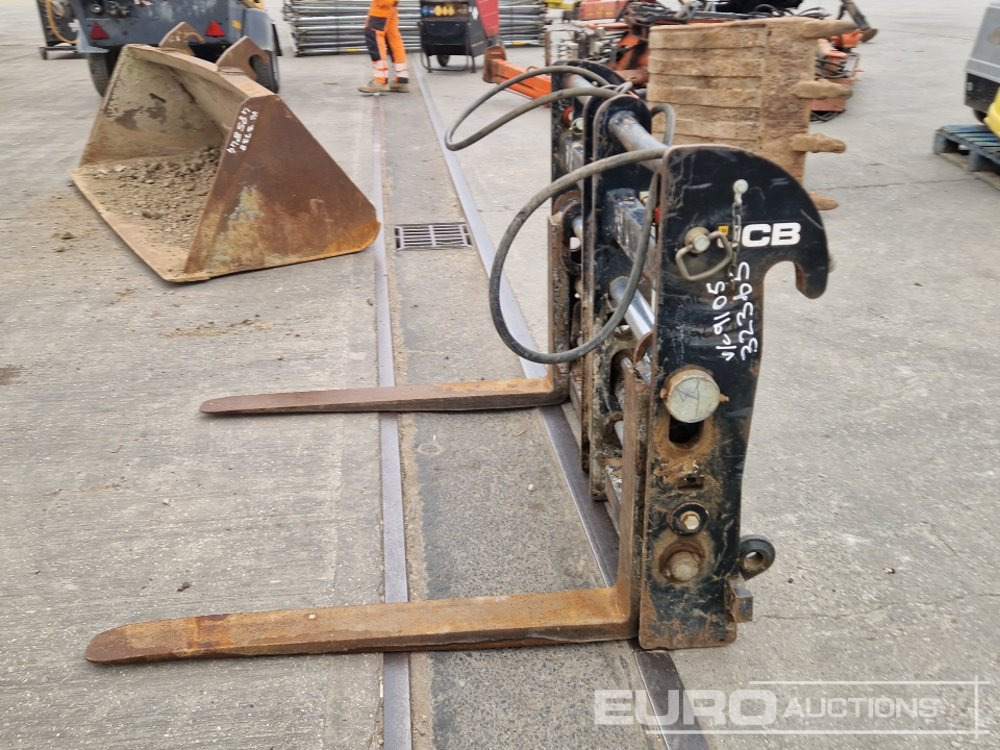 2021 JCB Hydraulic Fork Positioner to JCB Telehandler - Material handling equipment: picture 2 2021 JCB Hydraulic Fork Positioner to JCB Telehandler - Material handling equipment: picture 2