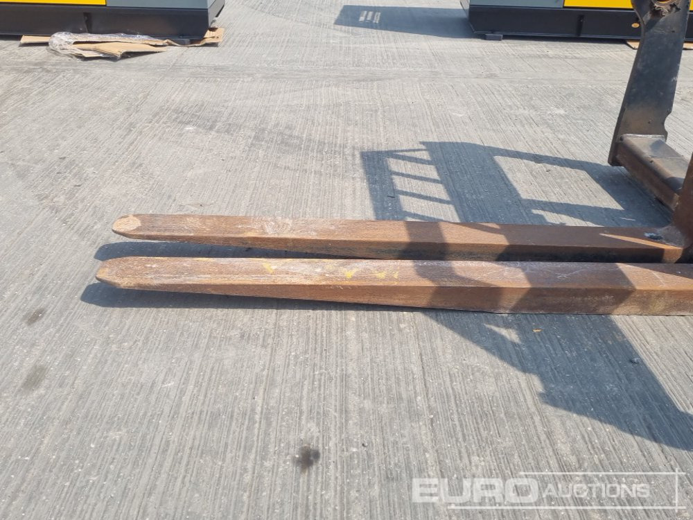 Material handling equipment JCB Fork Frame & Forks to suit Telehandler: picture 10