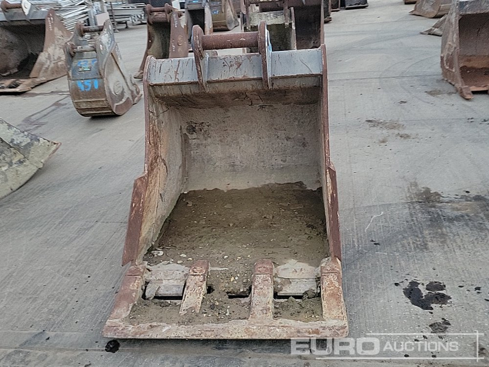 Miller 44" Digging Bucket 80mm Pin to suit 20 Ton Excavator - Bucket: picture 2 Miller 44" Digging Bucket 80mm Pin to suit 20 Ton Excavator - Bucket: picture 2