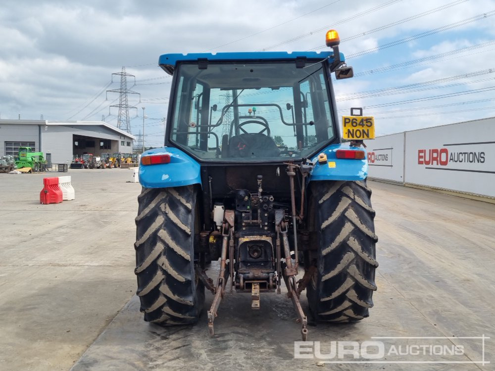 New Holland 5635 - Farm tractor: picture 4 New Holland 5635 - Farm tractor: picture 4