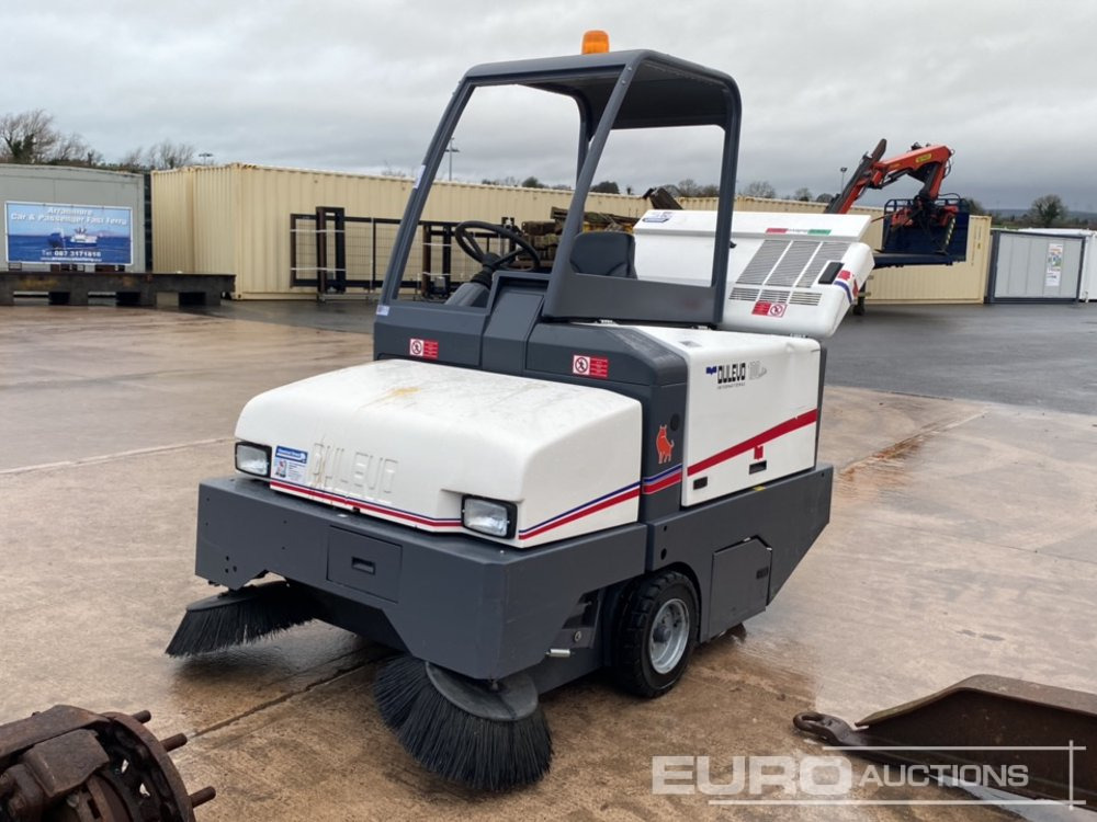 2013 Dulevo 100EH Ride on Sweeper - Other machinery: picture 1 2013 Dulevo 100EH Ride on Sweeper - Other machinery: picture 1
