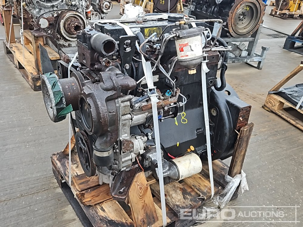 Perkins 4 Cylinder Engine - Engine: picture 3 Perkins 4 Cylinder Engine - Engine: picture 3