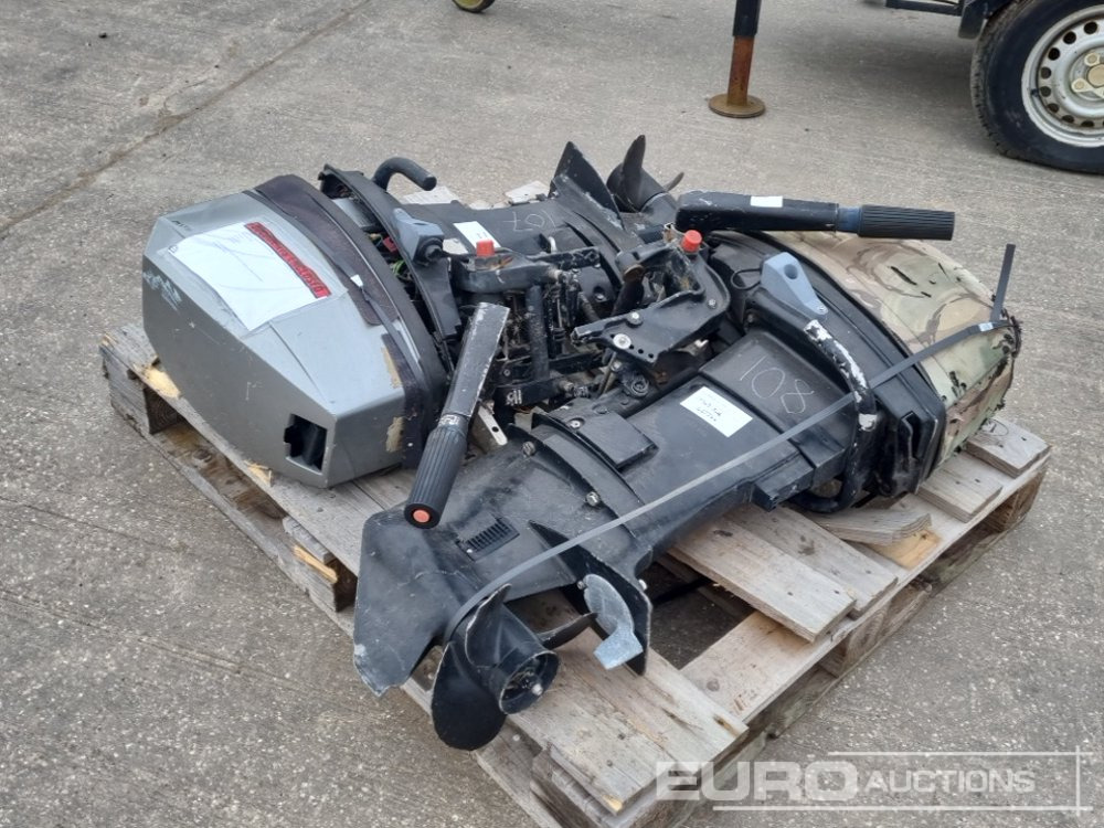 Petrol Outboard Motor (2 of) - Construction equipment: picture 3 Petrol Outboard Motor (2 of) - Construction equipment: picture 3