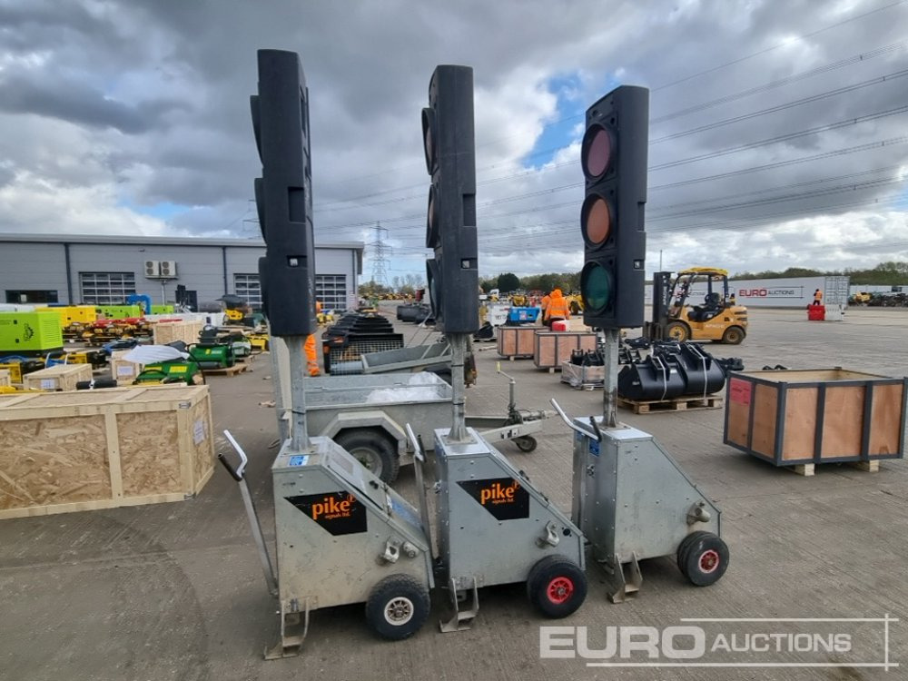 Pike Signals 3 Way Traffic Light System - Plant trailer: picture 2 Pike Signals 3 Way Traffic Light System - Plant trailer: picture 2