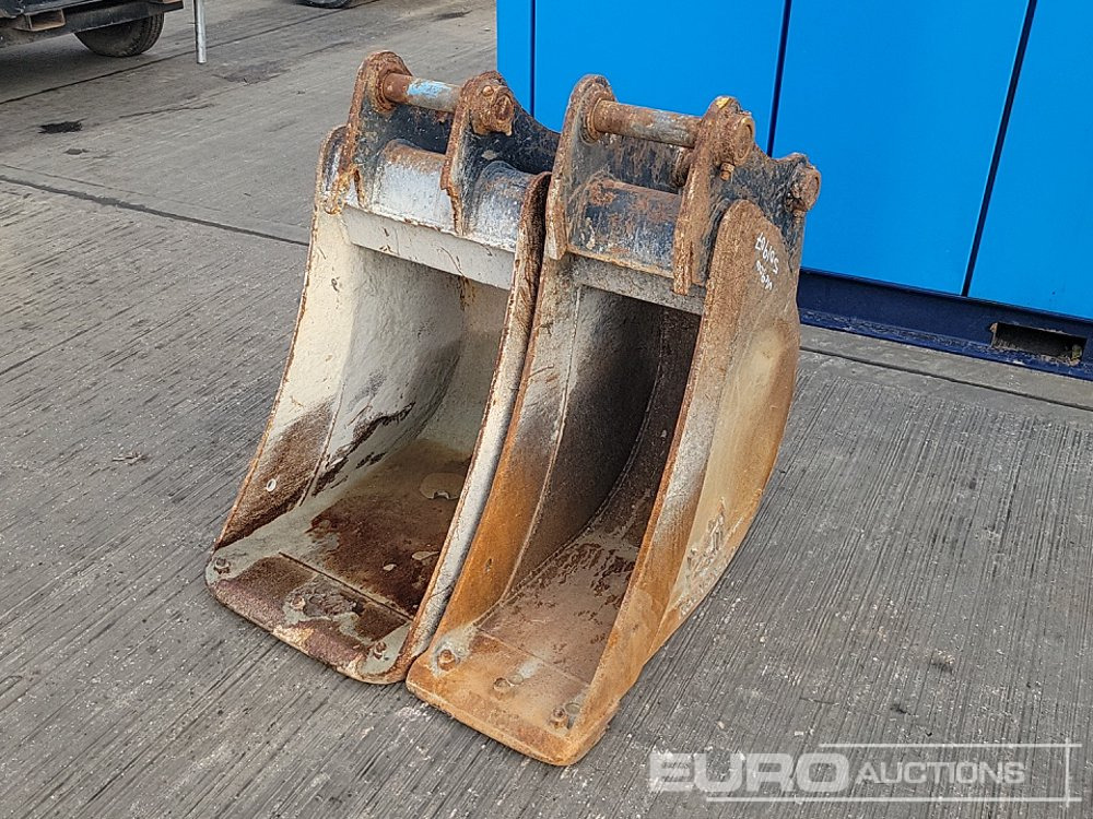 Rhinox 12", 18" Digging Bucket 45mm Pin to suit to suit 4-6 Ton Excavator - Bucket: picture 1 Rhinox 12", 18" Digging Bucket 45mm Pin to suit to suit 4-6 Ton Excavator - Bucket: picture 1