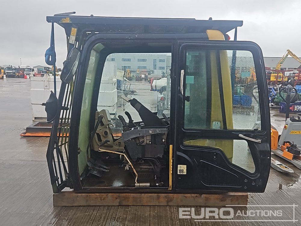 CAT Operator Cab to suit Excavator - Spare parts: picture 2 CAT Operator Cab to suit Excavator - Spare parts: picture 2