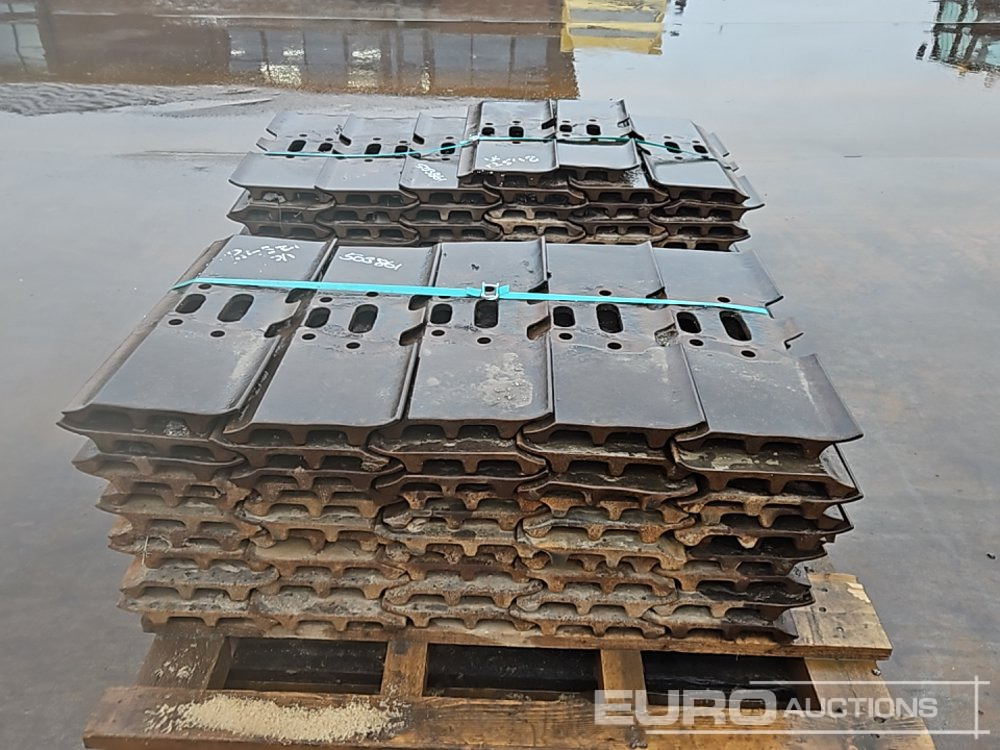 Pallet of 600mm Track Pads to suit Cat 330F (2 of) - Spare parts: picture 2 Pallet of 600mm Track Pads to suit Cat 330F (2 of) - Spare parts: picture 2