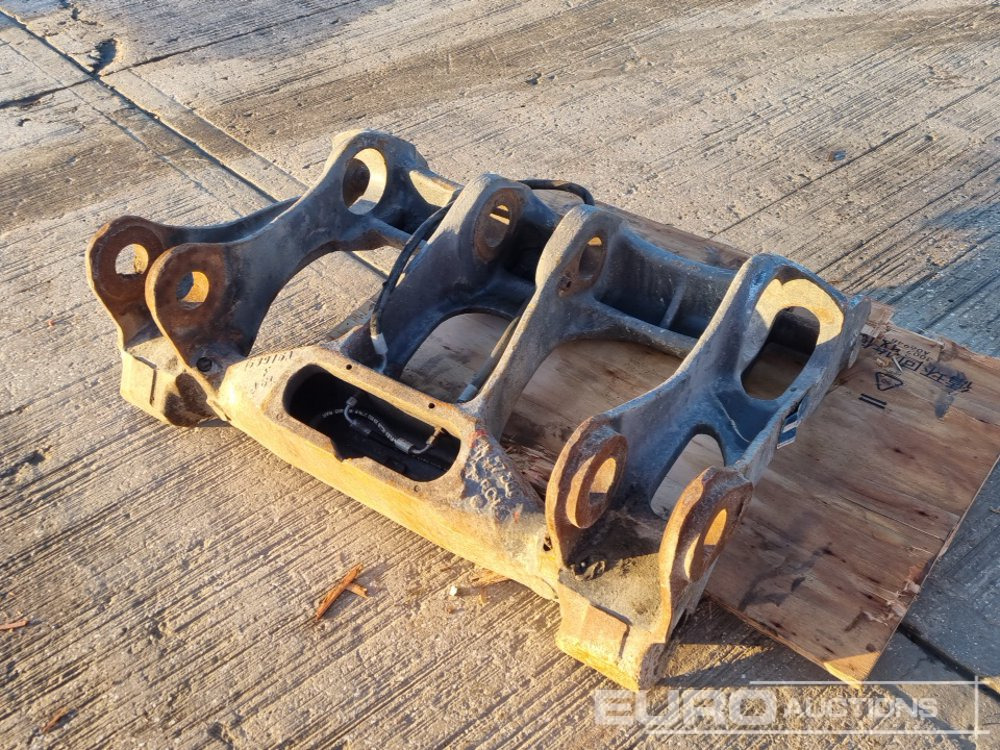 Volvo Quick Hitch to suit Wheeled Loader - Spare parts: picture 1 Volvo Quick Hitch to suit Wheeled Loader - Spare parts: picture 1