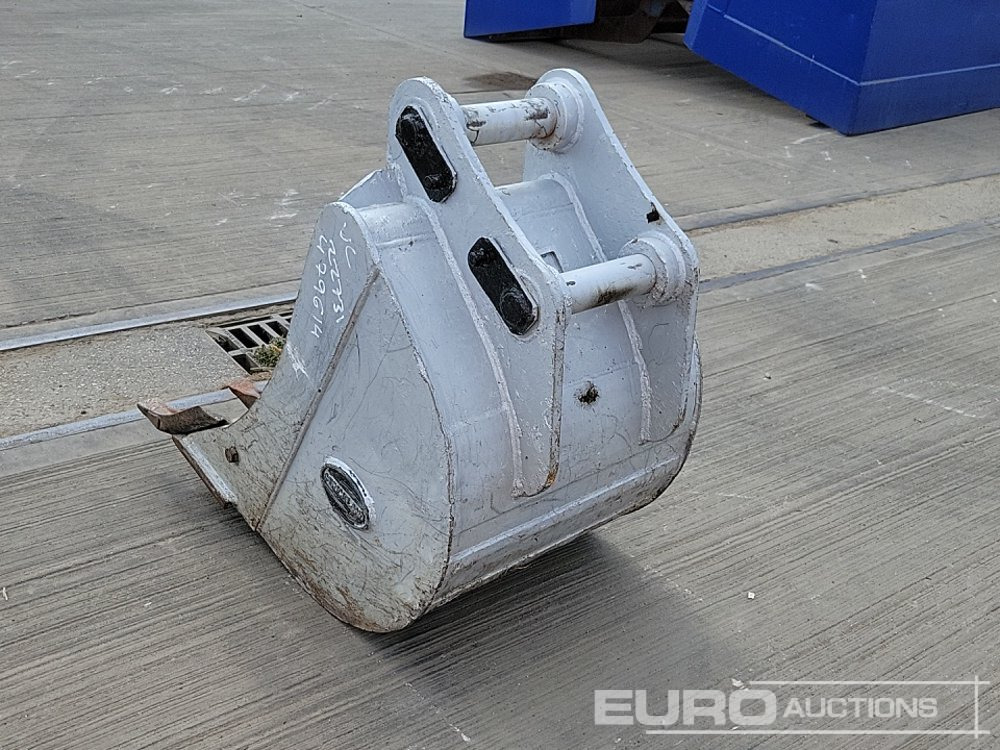 Strickland 24" Digging Bucket 65mm Pin to suit - Bucket: picture 3 Strickland 24" Digging Bucket 65mm Pin to suit - Bucket: picture 3