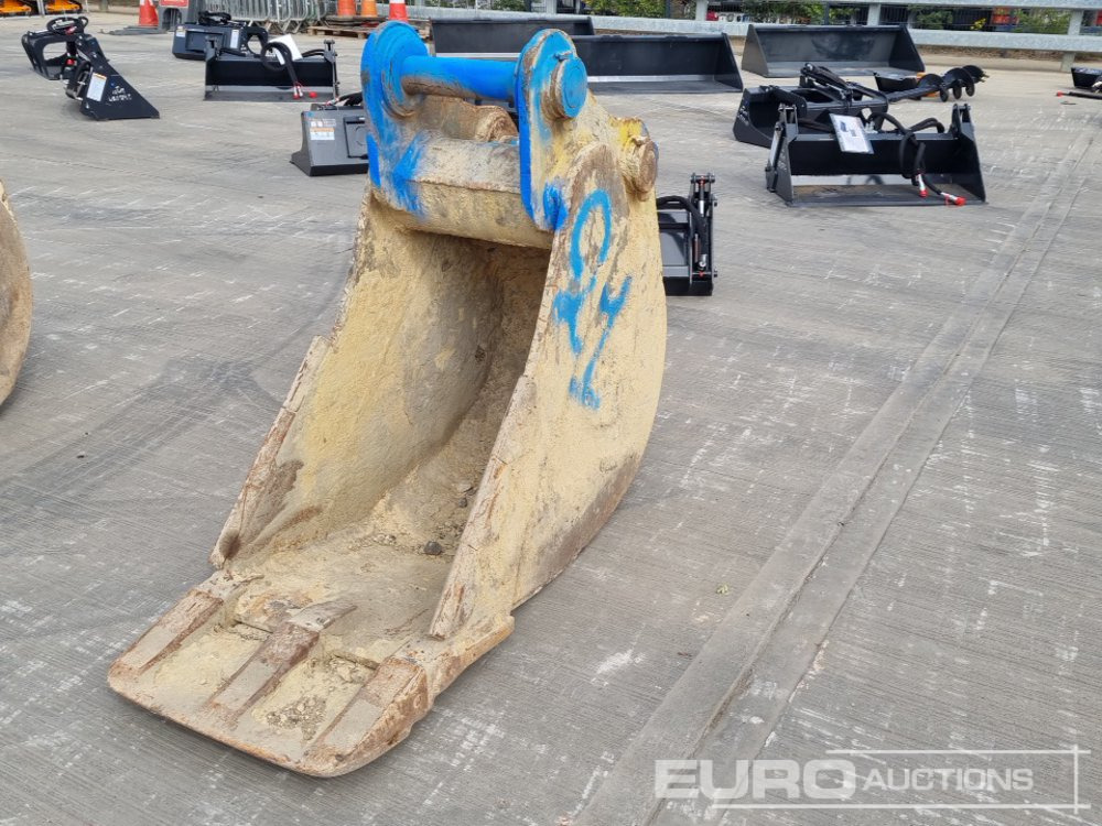 Strickland 24" Digging Bucket 80mm Pin to suit 20 Ton Excavator - Bucket: picture 1 Strickland 24" Digging Bucket 80mm Pin to suit 20 Ton Excavator - Bucket: picture 1