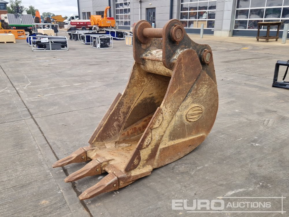 Strickland 24" Digging Bucket 80mm Pin to suit 20 Ton Excavator - Bucket: picture 1 Strickland 24" Digging Bucket 80mm Pin to suit 20 Ton Excavator - Bucket: picture 1