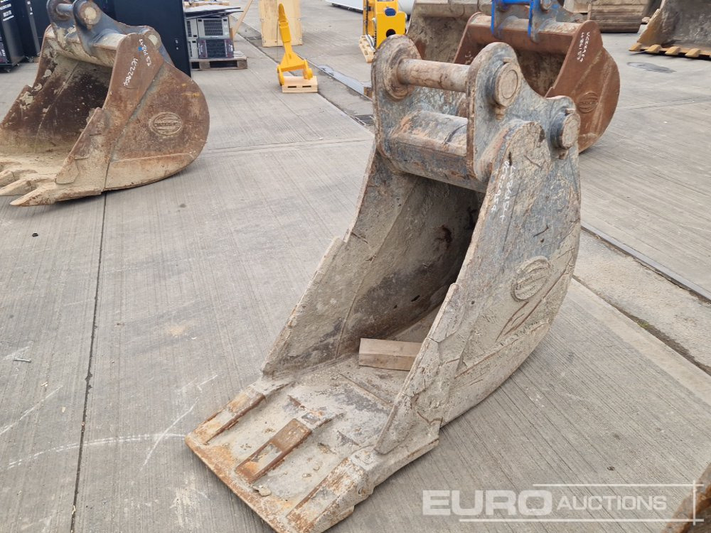 Strickland 24" Digging Bucket 80mm Pin to suit 20 Ton Excavator - Bucket: picture 1 Strickland 24" Digging Bucket 80mm Pin to suit 20 Ton Excavator - Bucket: picture 1