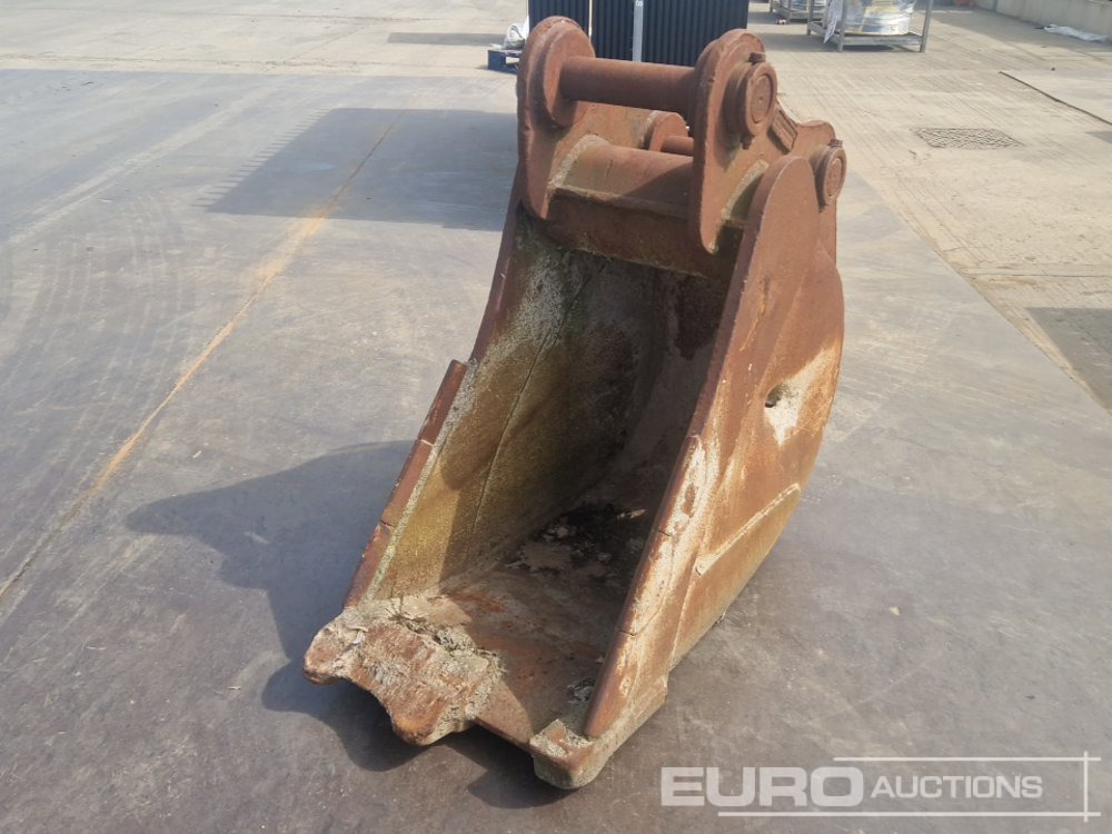 Strickland 24" Digging Bucket 80mm Pin to suit 20 Ton Excavator - Bucket: picture 1 Strickland 24" Digging Bucket 80mm Pin to suit 20 Ton Excavator - Bucket: picture 1