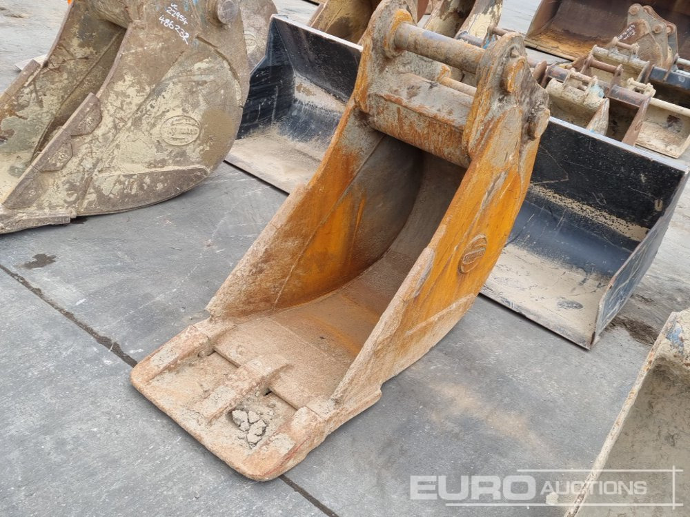 Strickland 24" Digging Bucket 80mm Pin to suit 20 Ton Excavator - Bucket: picture 1 Strickland 24" Digging Bucket 80mm Pin to suit 20 Ton Excavator - Bucket: picture 1
