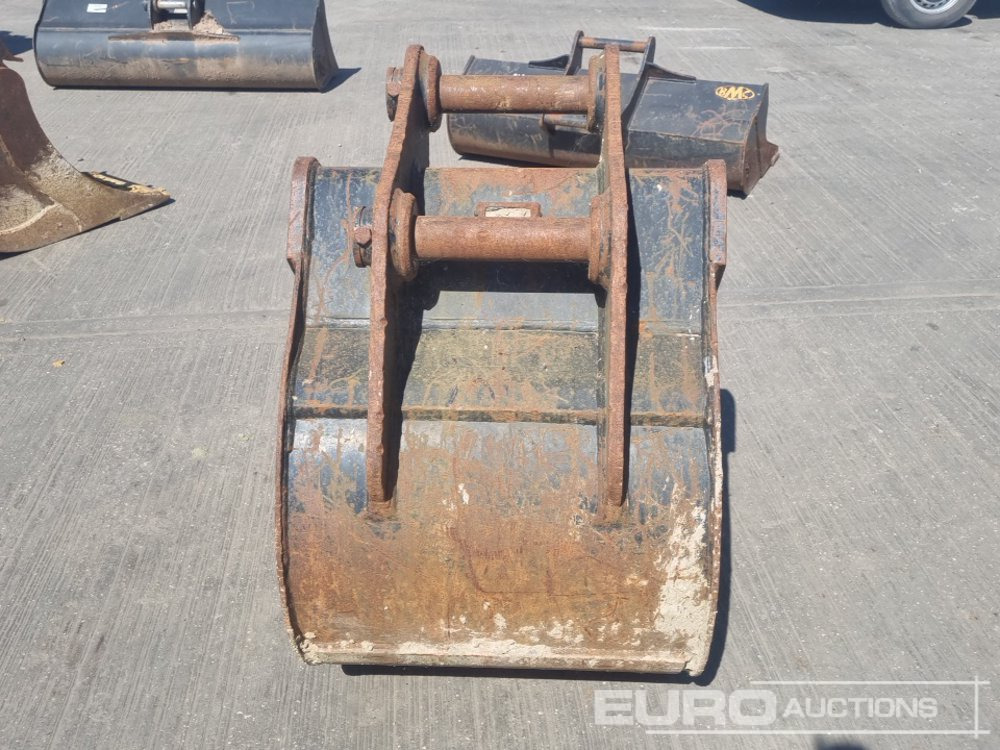 Strickland 30" Digging Bucket 65mm Pin to suit 13 Ton Excavator - Bucket: picture 4 Strickland 30" Digging Bucket 65mm Pin to suit 13 Ton Excavator - Bucket: picture 4