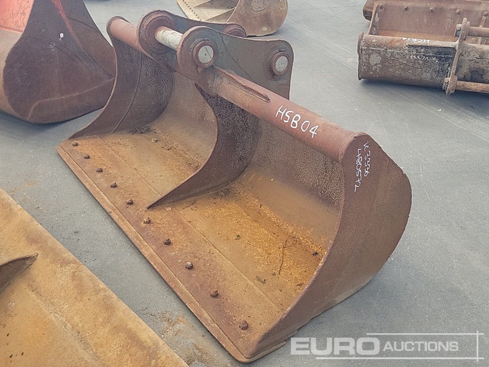 Strickland 84" Ditching Bucket 80mm Pin to suit 20 Ton Excavator - Bucket: picture 1 Strickland 84" Ditching Bucket 80mm Pin to suit 20 Ton Excavator - Bucket: picture 1