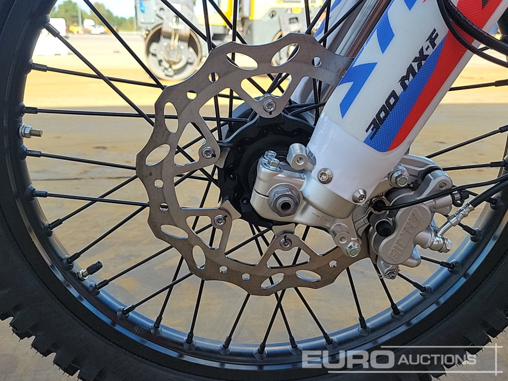 Motorcycle Unused 2025 Apollo Storm 300cc Motorcross Bike, 21" Front, 18" Rear Tyres, Electric Start, Air Cooled, Hydraulic Suspension, Disc Brakes, Lighting Kit (UNASSEMBLED): picture 15 Motorcycle Unused 2025 Apollo Storm 300cc Motorcross Bike, 21" Front, 18" Rear Tyres, Electric Start, Air Cooled, Hydraulic Suspension, Disc Brakes, Lighting Kit (UNASSEMBLED): picture 15