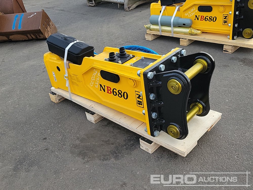 Unused 2025 NB NB680 - Hydraulic hammer: picture 3 Unused 2025 NB NB680 - Hydraulic hammer: picture 3