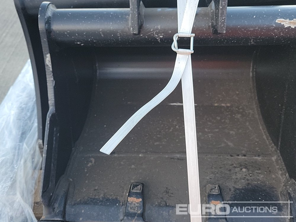 New Bucket Unused 34" Ditching, 18", 12" Digging Bucket 30mm Pin to suit Mini Excavator: picture 13