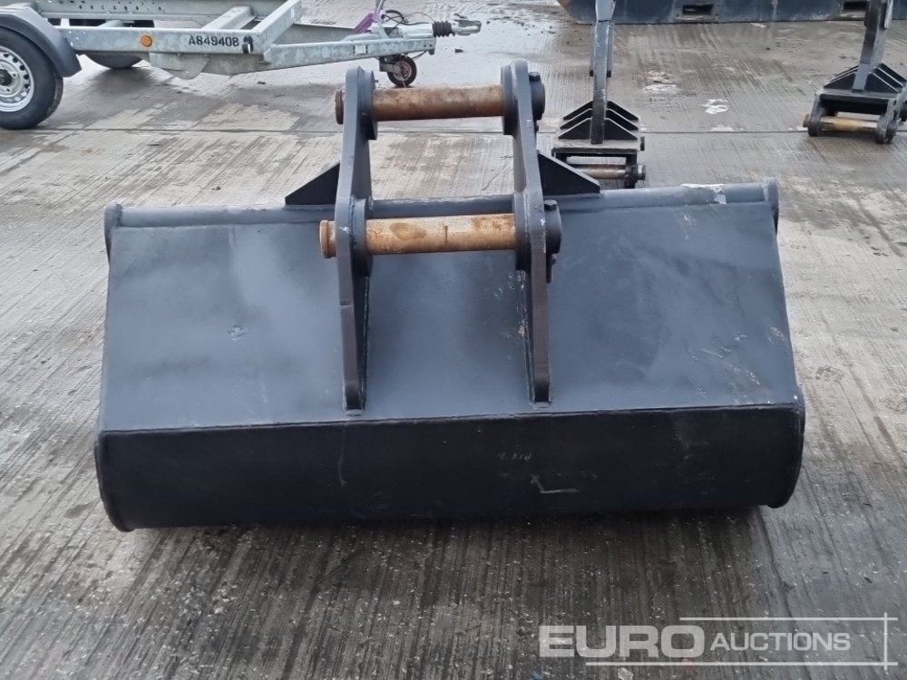 Unused 70" Scandinavian Bucket 65mm Pin to suit 13 Ton Excavator - Bucket: picture 4 Unused 70" Scandinavian Bucket 65mm Pin to suit 13 Ton Excavator - Bucket: picture 4