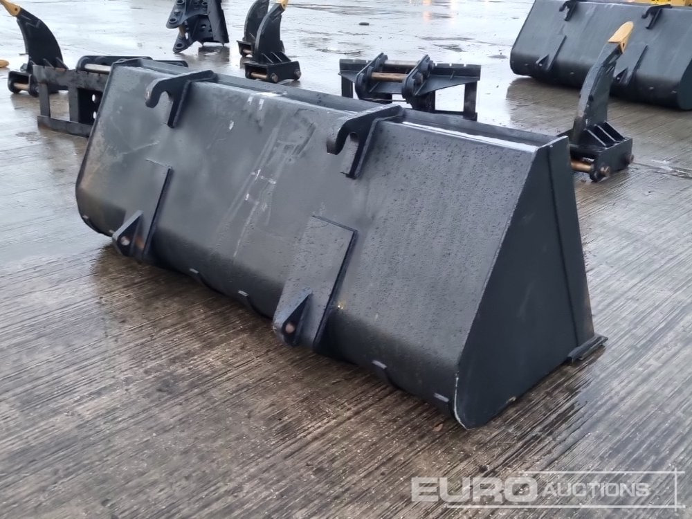 Unused 90" Loading Bucket to suit Telehandler - Bucket: picture 5 Unused 90" Loading Bucket to suit Telehandler - Bucket: picture 5