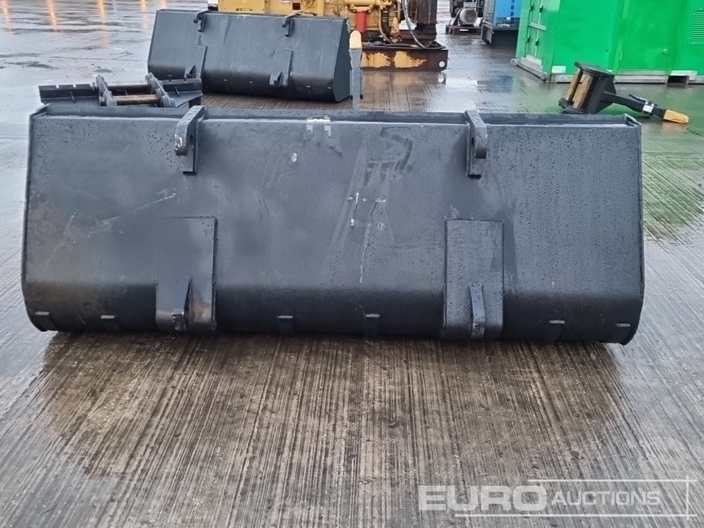Unused 90" Loading Bucket to suit Telehandler - Bucket: picture 4 Unused 90" Loading Bucket to suit Telehandler - Bucket: picture 4