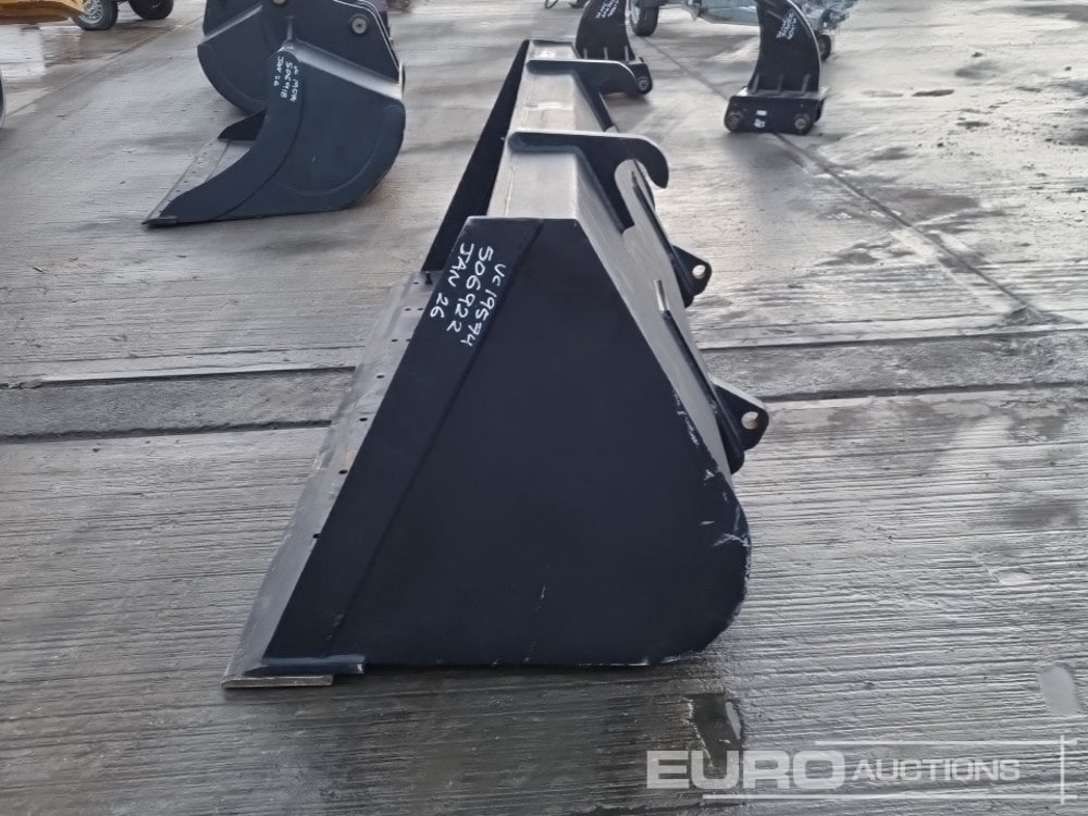 Unused 90" Loading Bucket to suit Telehandler - Bucket: picture 2 Unused 90" Loading Bucket to suit Telehandler - Bucket: picture 2