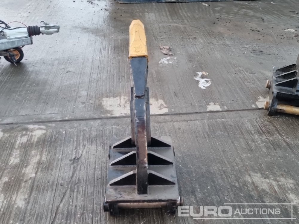 Unused Ripper 65mm Pin to suit 13 Ton Excavator - Bucket: picture 4 Unused Ripper 65mm Pin to suit 13 Ton Excavator - Bucket: picture 4