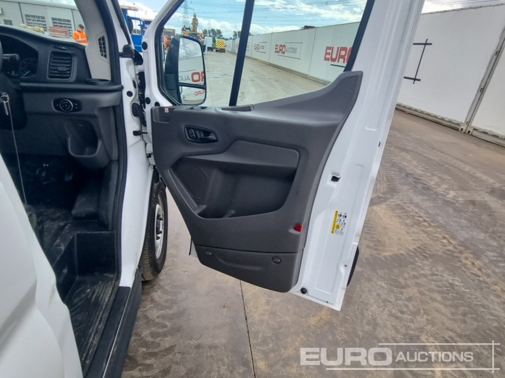 Van 2020 Ford Transit: picture 25