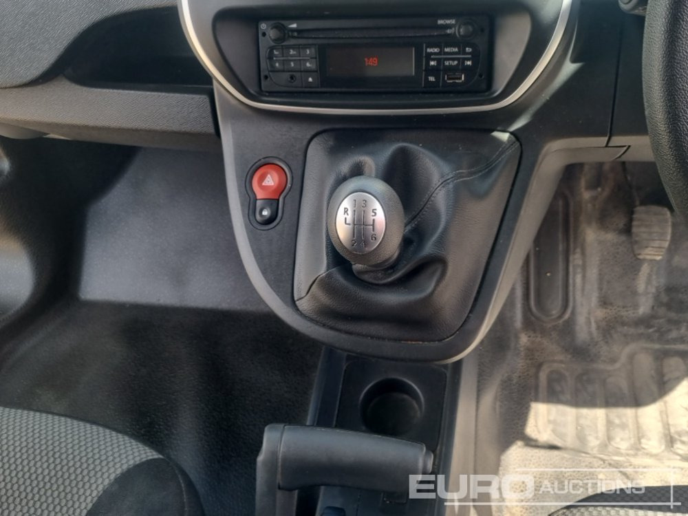 Van 2020 Nissan NV250: picture 28
