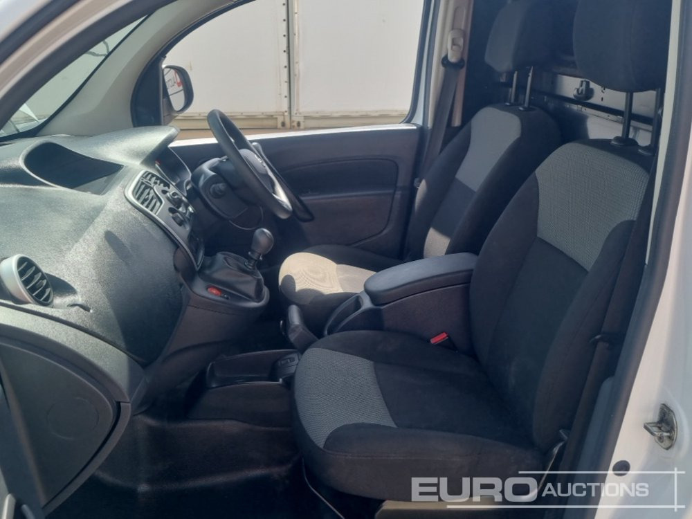 Van 2020 Nissan NV250: picture 24