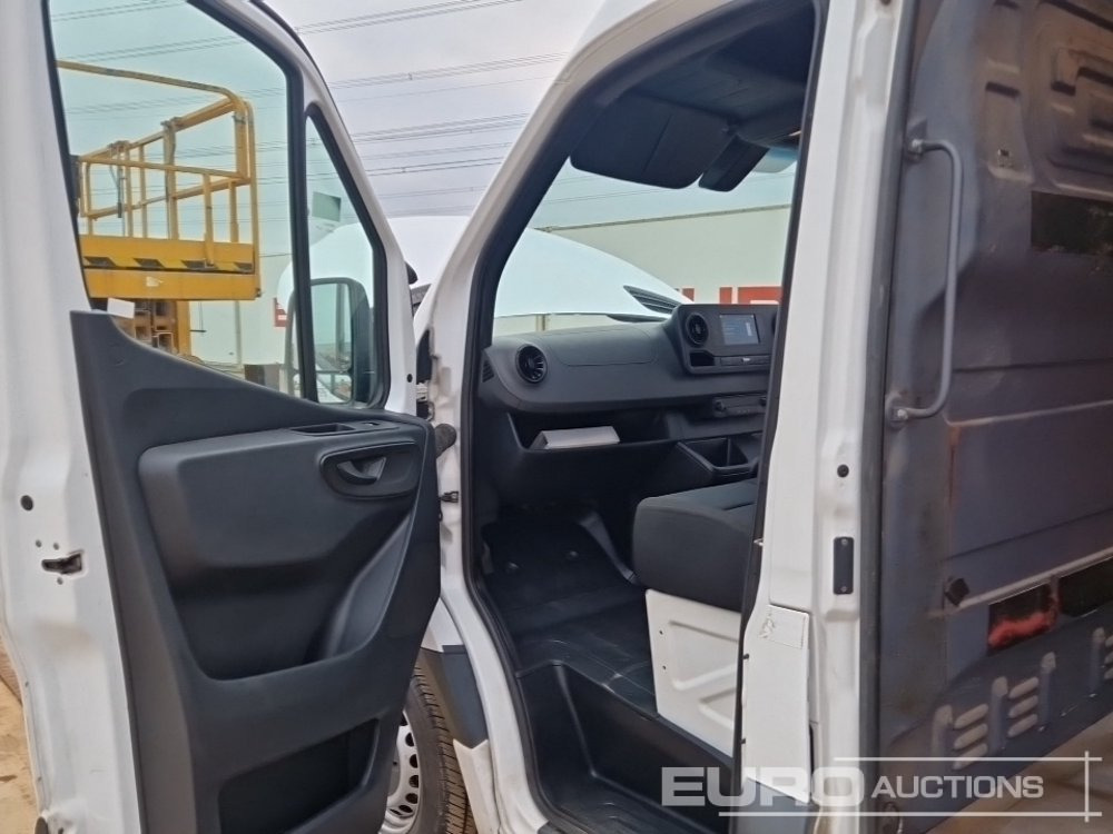 Van 2021 Mercedes Sprinter: picture 22