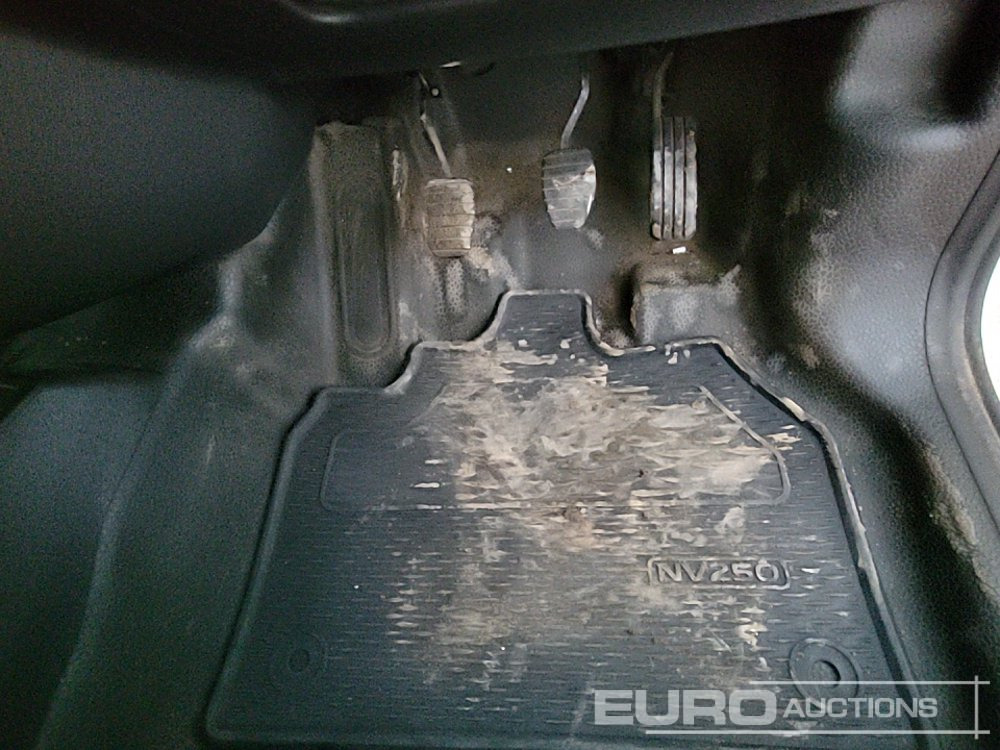 Van 2021 Nissan NV250: picture 28