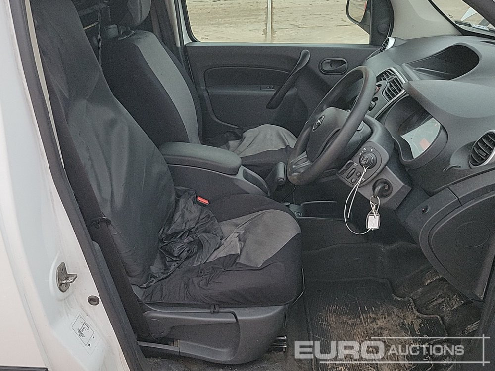 Van 2021 Nissan NV250: picture 20