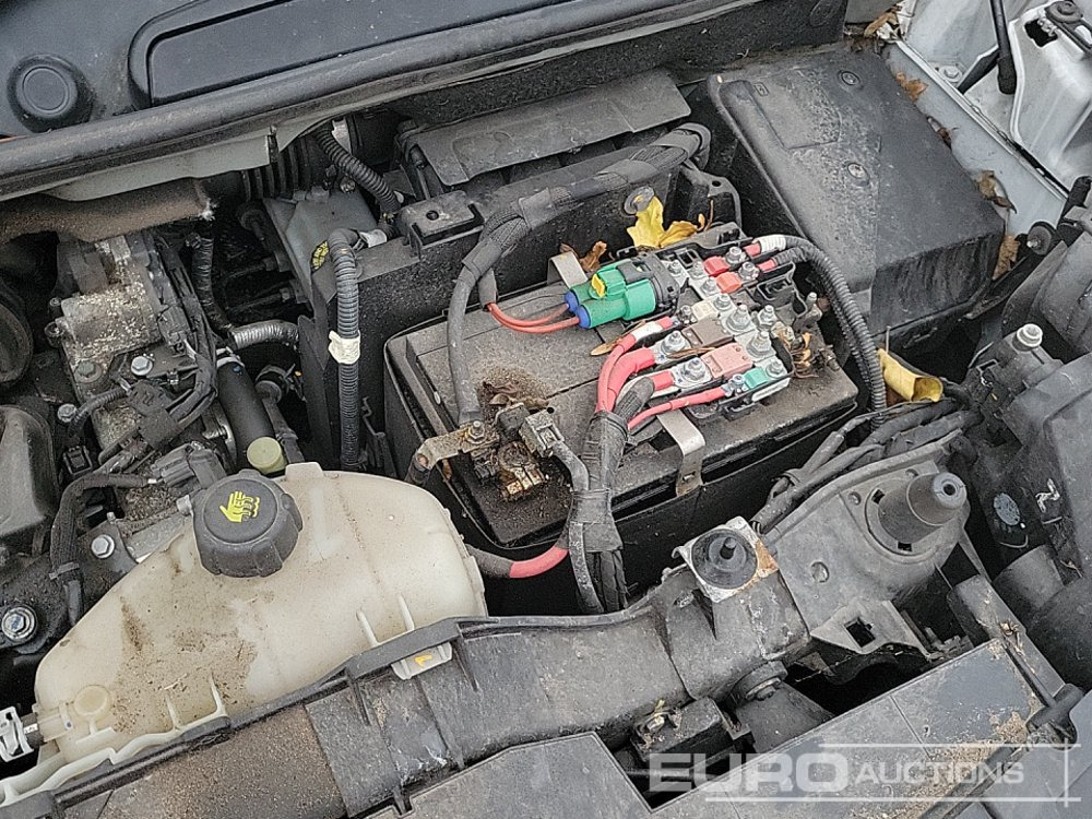 Van 2021 Nissan NV250: picture 16
