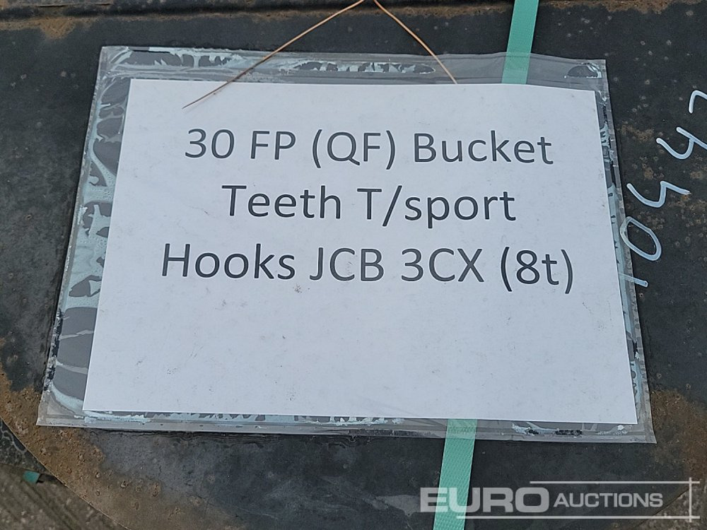 Bucket Volvo 30", 30" Digging Bucket 45mm Pin to suit 4-6 Ton Excavator: picture 16