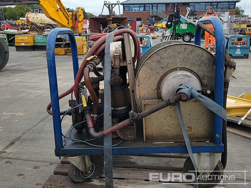 Wheeled Fuel Transfer Pump - Construction equipment: picture 3 Wheeled Fuel Transfer Pump - Construction equipment: picture 3