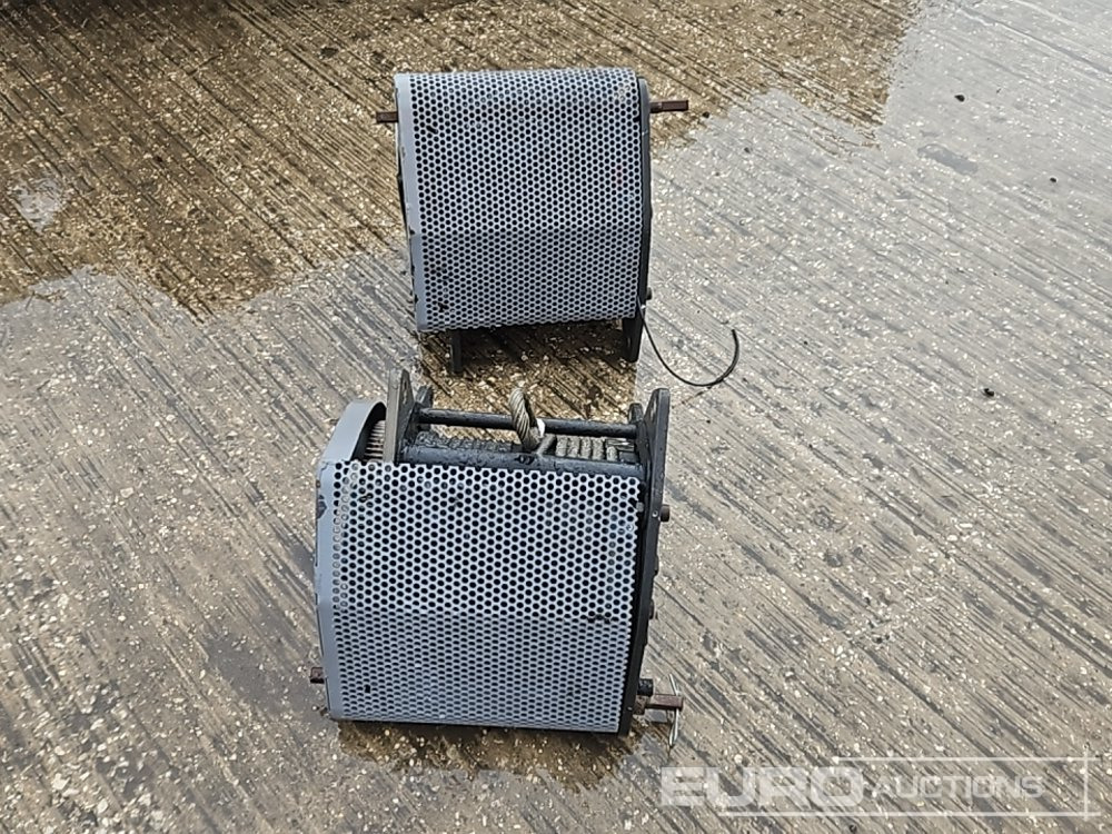 Winch (2 of) - Winch: picture 2 Winch (2 of) - Winch: picture 2