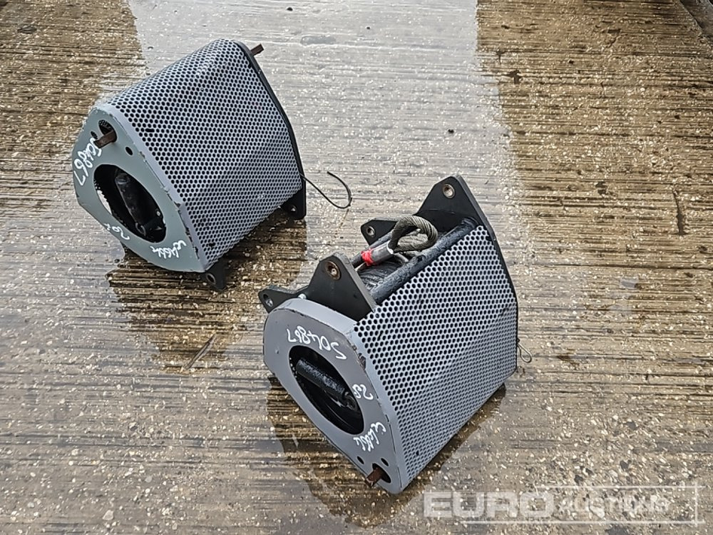 Winch (2 of) - Winch: picture 1 Winch (2 of) - Winch: picture 1