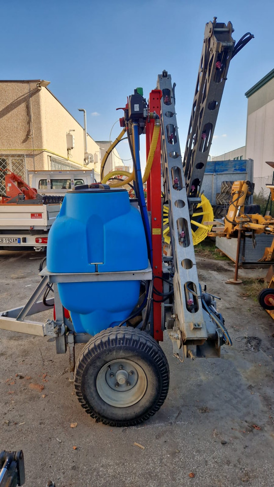 Botte da diserbo con barra usata GB 600 lt-12 mt - Garden equipment: picture 1 Botte da diserbo con barra usata GB 600 lt-12 mt - Garden equipment: picture 1