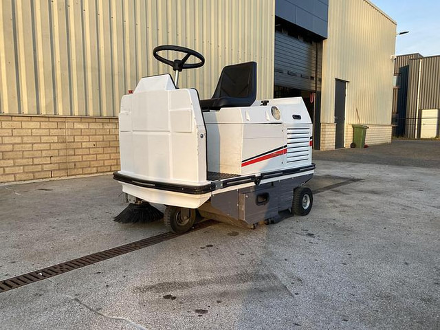 Dulevo 75 EH, Veegmachine - Road sweeper: picture 2 Dulevo 75 EH, Veegmachine - Road sweeper: picture 2